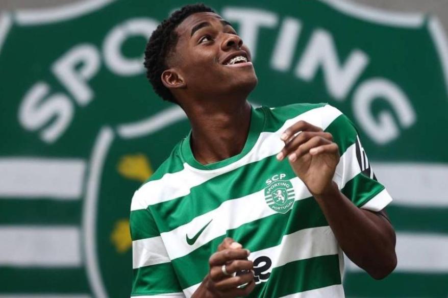 Víctor Guzmán fue titular por primera vez con el Sporting "B"