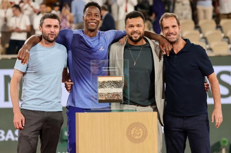 Monfils batalló pero fue eliminado en su último Roland Garros