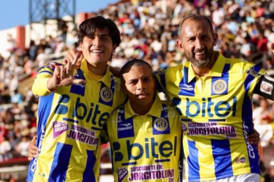 Pineau: “Hernán Barcos es una figura paterna para mí dentro del fútbol”