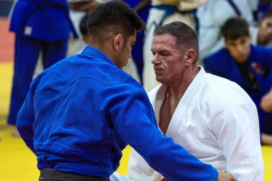 Carlos Zegarra y olímpica Yuri Alvear lideraron entrenamiento magistral de judo