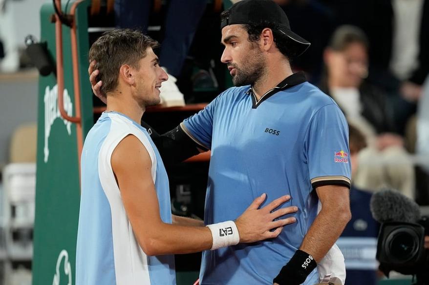 Arnaldi avanzó a semifinales de Roland Garros tras retiro de Berrettini
