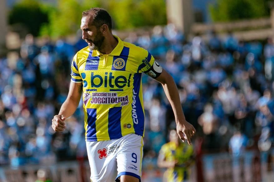 Barcos: “La negociación tampoco duró mucho, Cristal es un equipo muy importante”