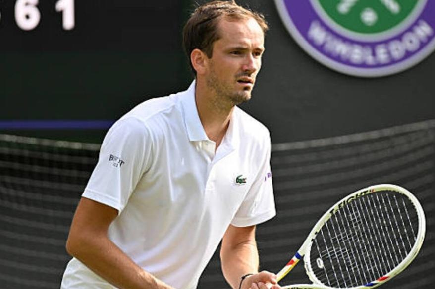 Medvedev debutó con triunfo ante Cilic en Wimbledon