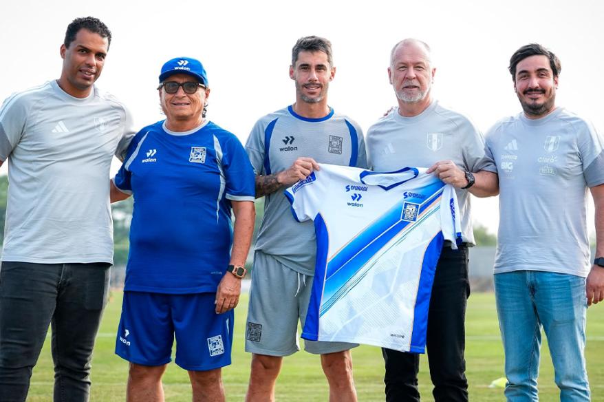Mano Menezes visitó las instalaciones de Alianza Atlético en Sullana