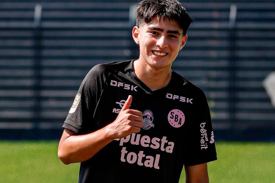 ¡Sueño cumplido! Luciano Zambrano debutó en Boys y jugó junto a su padre