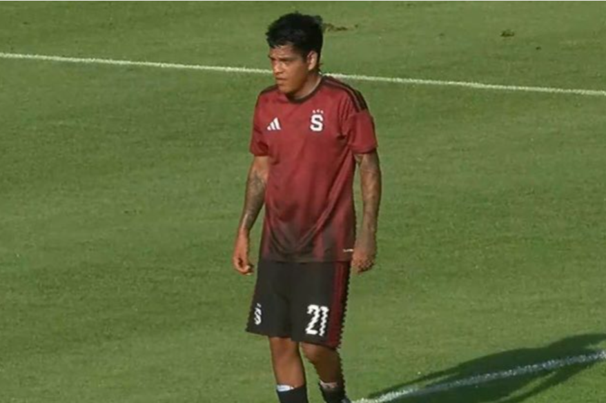 Joao Grimaldo fue titular en la caída del Riga FC en amistoso de pretemporada