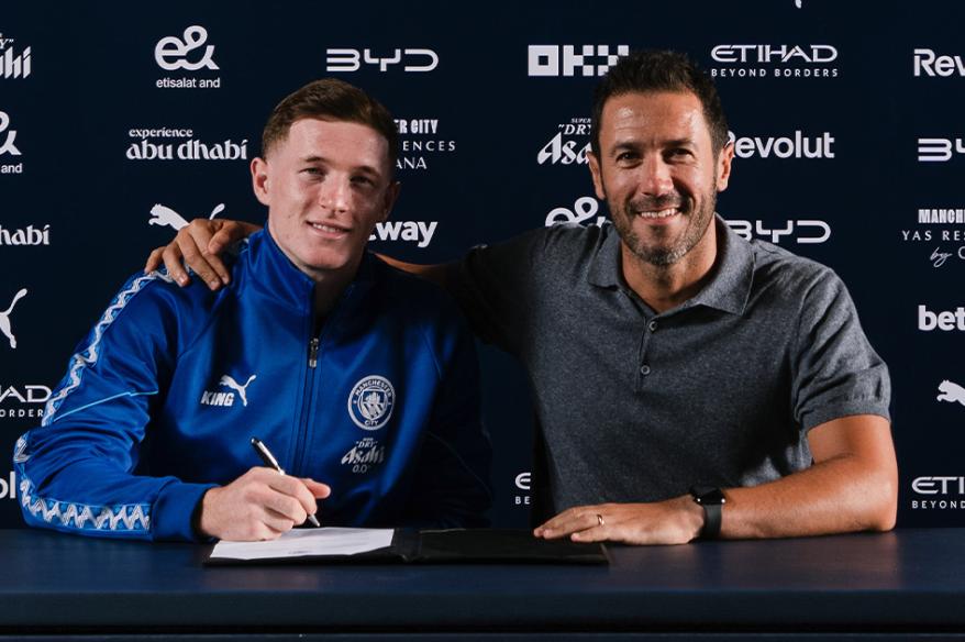 Manchester City oficializó fichaje de Elliot Anderson por 135 millones de euros