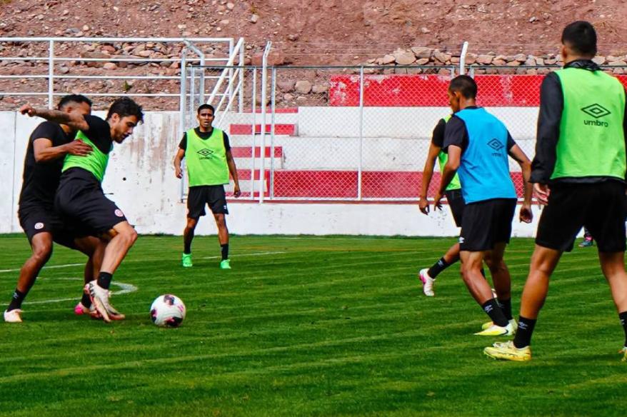 Rosell: "Feliz de estar en Garcilaso, me toca ponerme a punto con la idea del 'profe'"