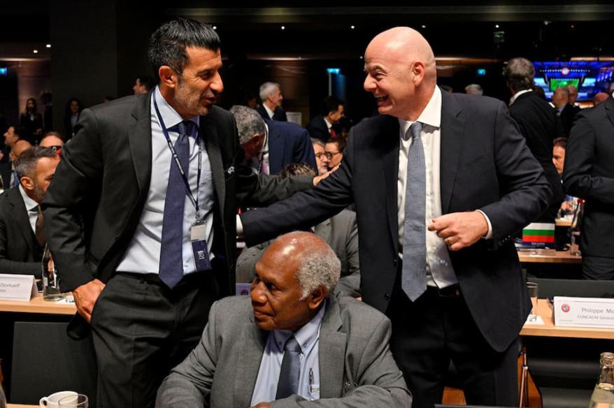 Figo: “Infantino ha mentido, engañado y tratado de enriquecerse a costa del deporte que supuestamente debe servir”