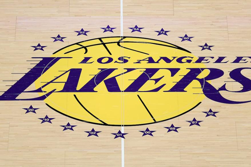 ¡Un año después! Los Lakers fueron vendidos nuevamente por 12,500 millones de dólares