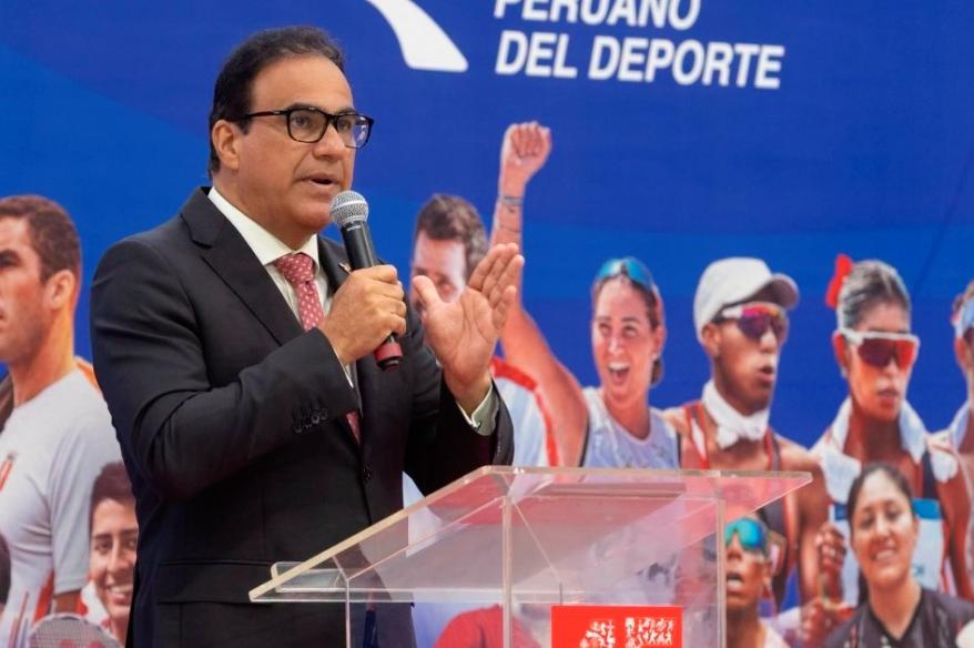 Fernández: "Hay que transformar el deporte peruano"