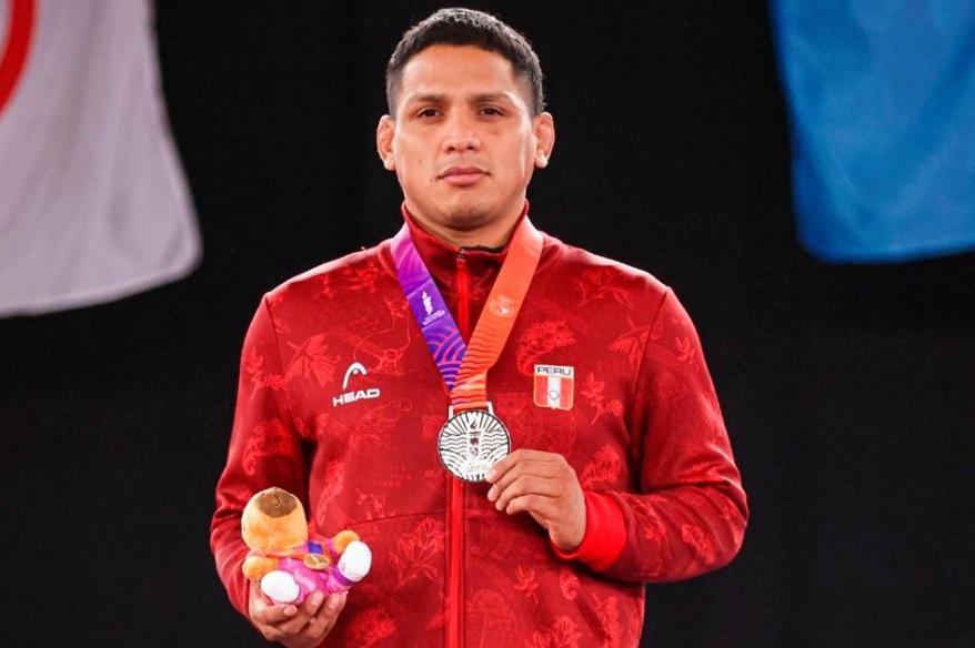 Carlos Espinoza sube al podio en los Juegos Suramericanos Santa Fe 2026