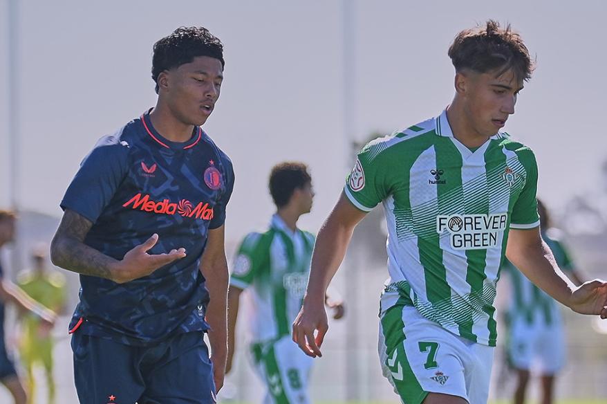 Sin Guzmán, Real Betis cayó 4-1 ante Feyenoord por la UEFA Youth League
