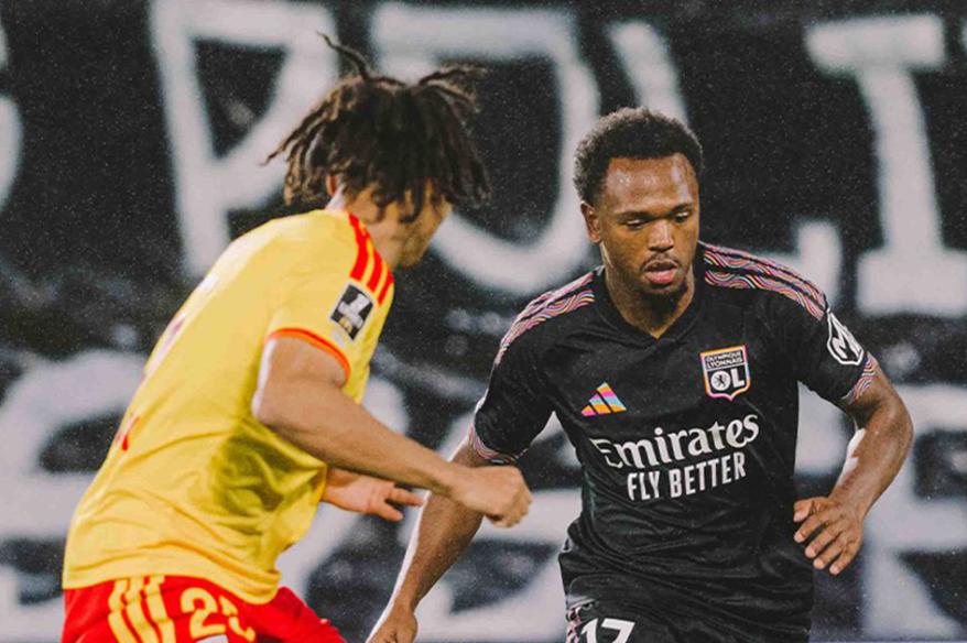 Olympique Lyon cayó ante Lens y no pudo llegar a la cima de la Ligue 1