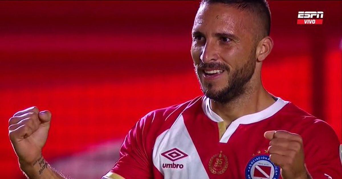 ¡Amague, remate y gol! Emanuel Herrera y el golazo en el Argentinos Juniors vs. Nacional por Libertadores