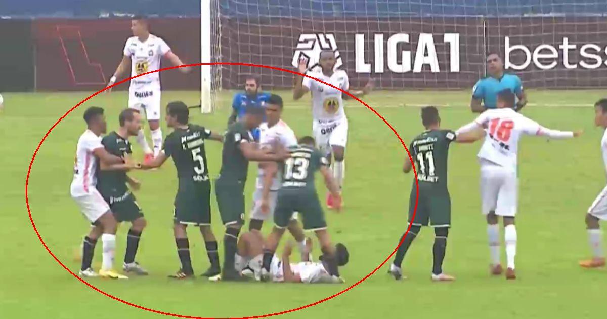 ¡Enloqueció! Novick agredió a Sosa y fue expulsado del Universitario vs. Ayacucho FC | VIDEO