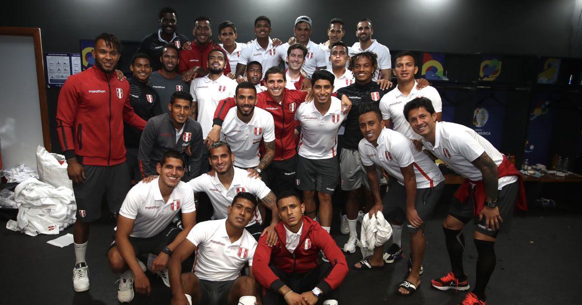 ¡Apoyo total! Así arropó la selección peruana a Callens tras su lesión por Copa América | FOTOS