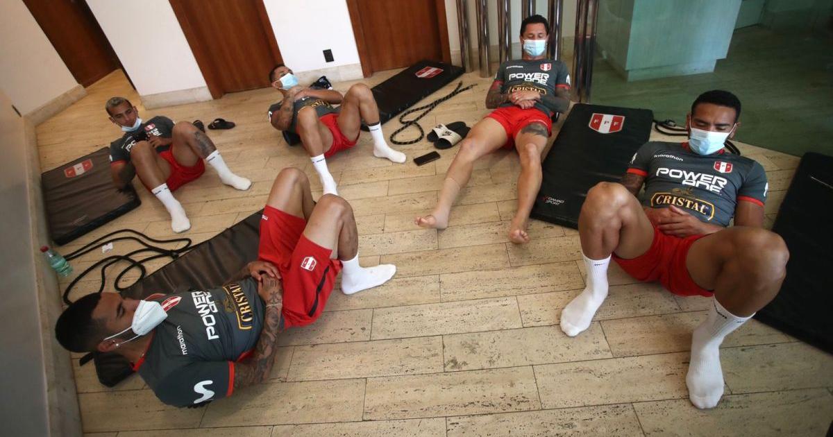 Selección peruana entrenó y tuvo 'chapuzón' tras empate 2-2 ante Ecuador | FOTOS