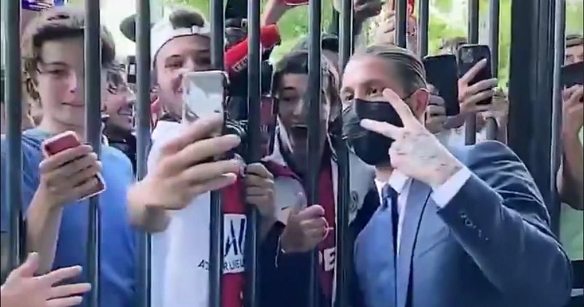 ¡Locura en París! Sergio Ramos desató furor en los aficionados del PSG | VIDEO