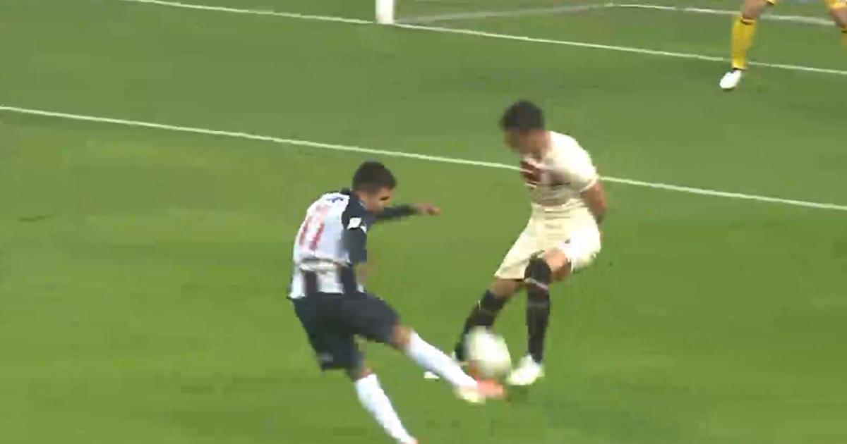 ¡Otro palo! Jairo Concha y el 'misil' que casi es el 2-0 de Alianza Lima ante Universitario | VIDEO