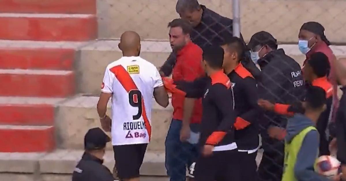 (VIDEO) De no creer: Riquelme se peló con el presidente de su club y fue expulsado