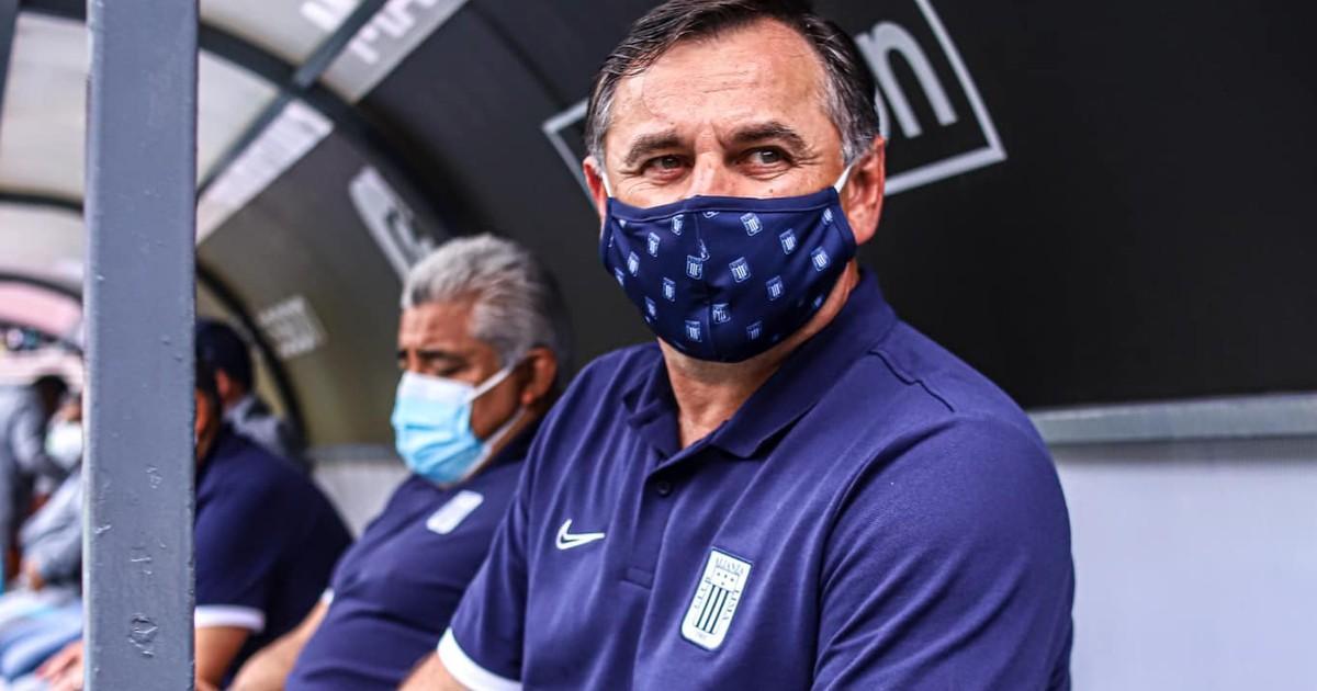 Bustos: "Fue un partido malo, el peor que me ha tocado dirigir en Alianza Lima"