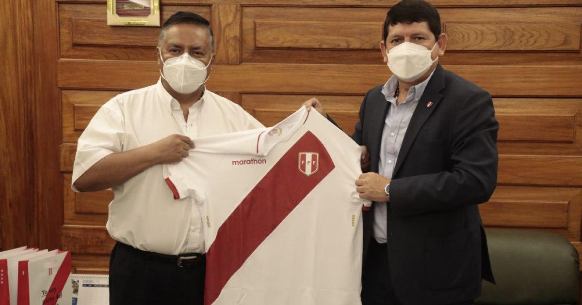 FPF y MINSA sostuvieron reunión con el objetivo de que vuelva el 100% de aforo en los estadios