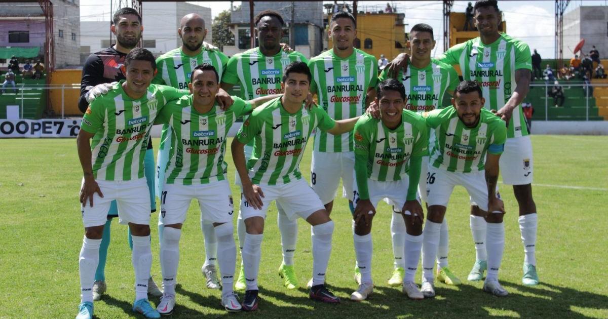 García le ganó el duelo de peruano a 'Guti' en Guatemala