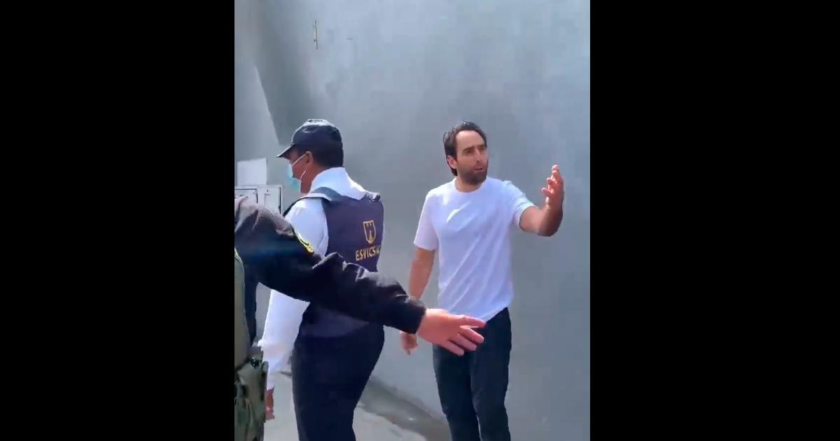 (VIDEO) Así fue el tenso momento entre Raffo y barristas de Sporting Cristal
