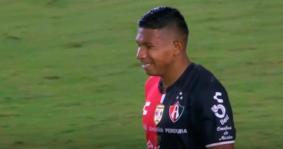 Flores jugó los noventa minutos ante Santos Laguna