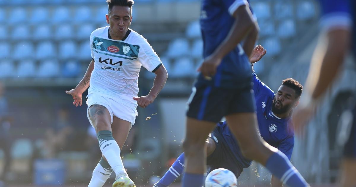 Alex Valera debutó en Al Fateh