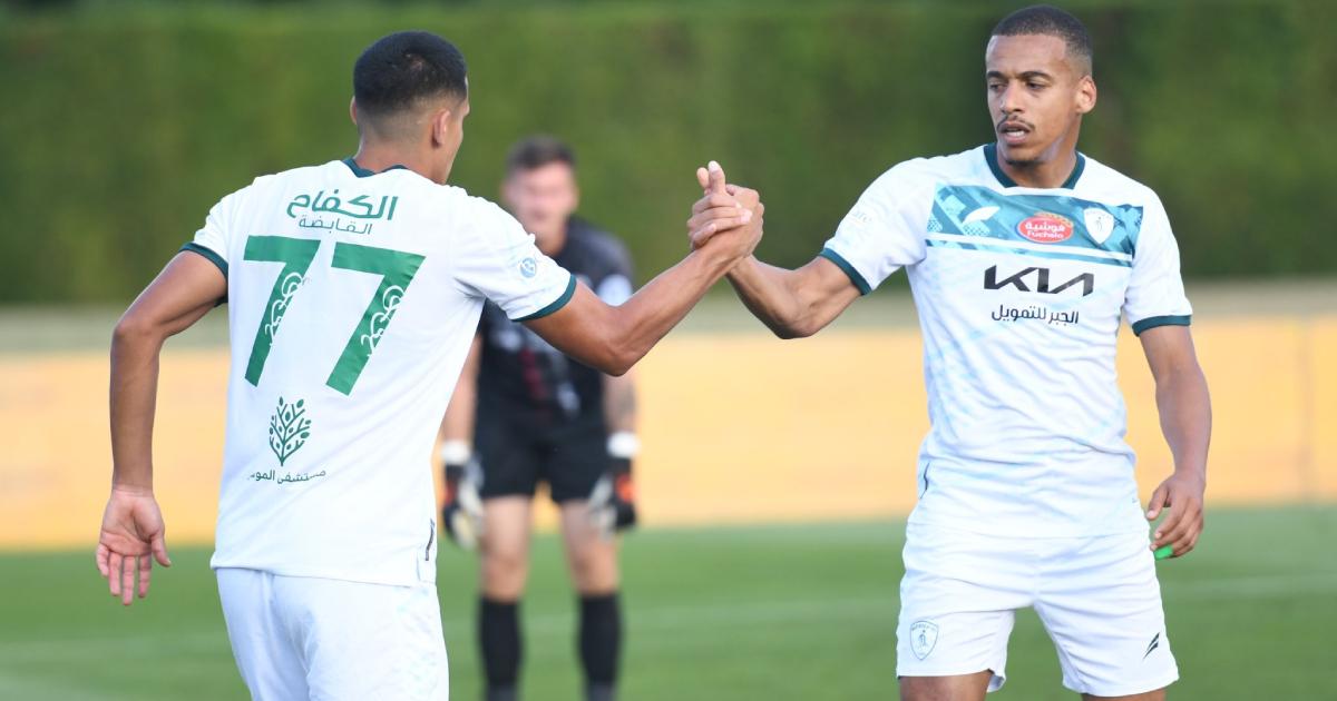 (VIDEO) Al Fateh ganó con goles peruanos