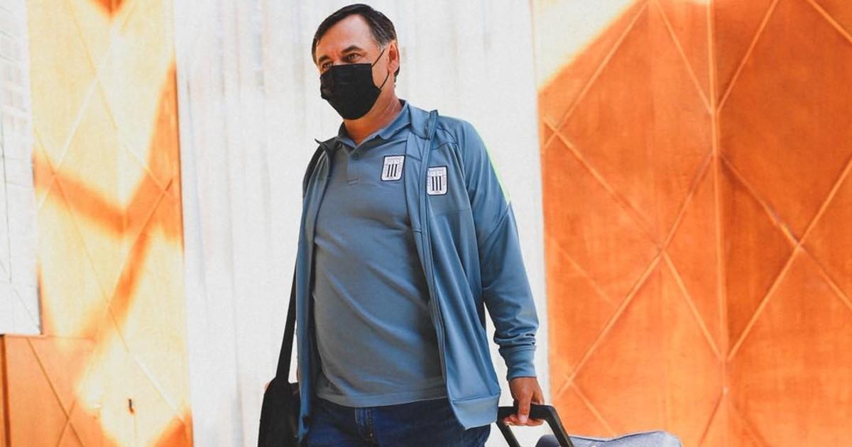 ¡Carlos Bustos no va más como técnico de Alianza Lima!