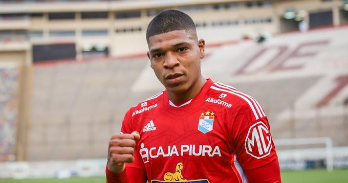 Sporting Cristal informó que Percy Liza fue cedido por un año al Marítimo
