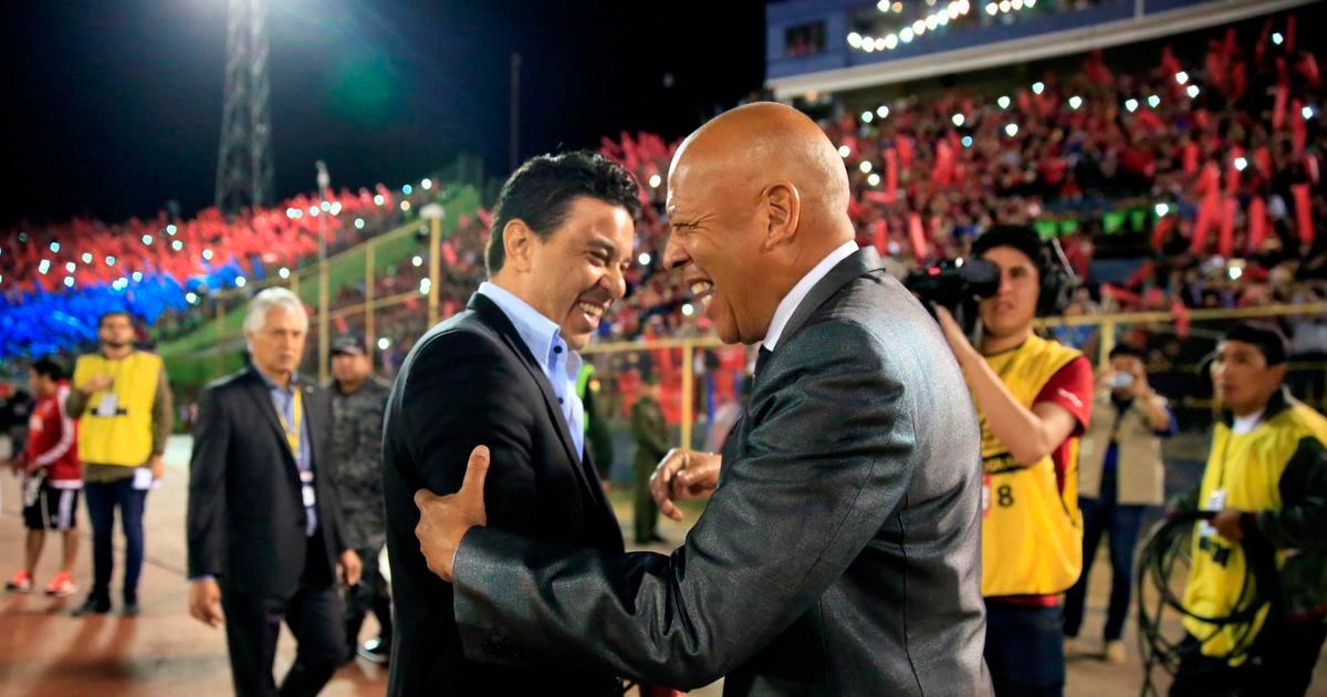 Mosquera recordó el 8-0 sufrido ante River: "Me hubiera gustado tener alternativas y eliminar a River en el Monumental"