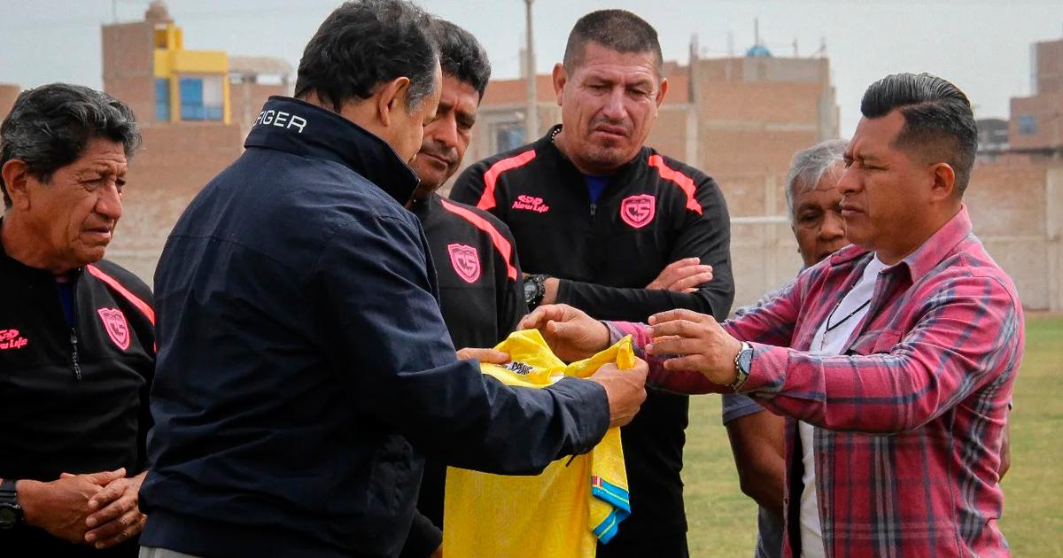 (VIDEO) Juan Reynoso visitó al plantel de Carlos Stein