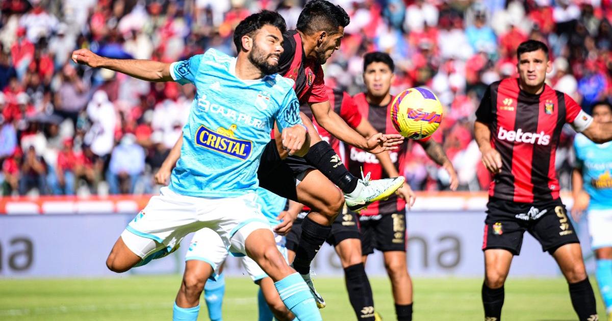 🔴#ENVIVO | FBC Melgar y Cristal están igualando sin goles en Arequipa