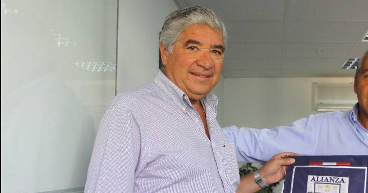 Pio Dávila: "Sería muy buena la contratación de Cueva en Alianza Lima" 