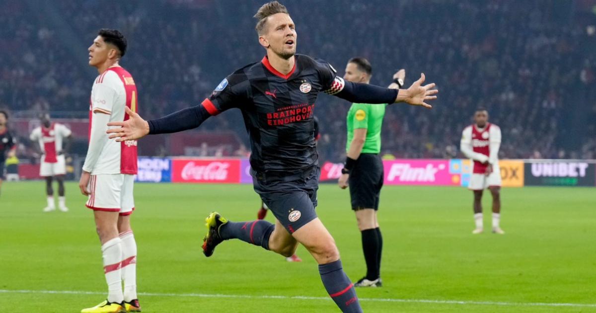 (VIDEO) PSV ganó el Clásico holandés y desplazó de la cima al Ajax