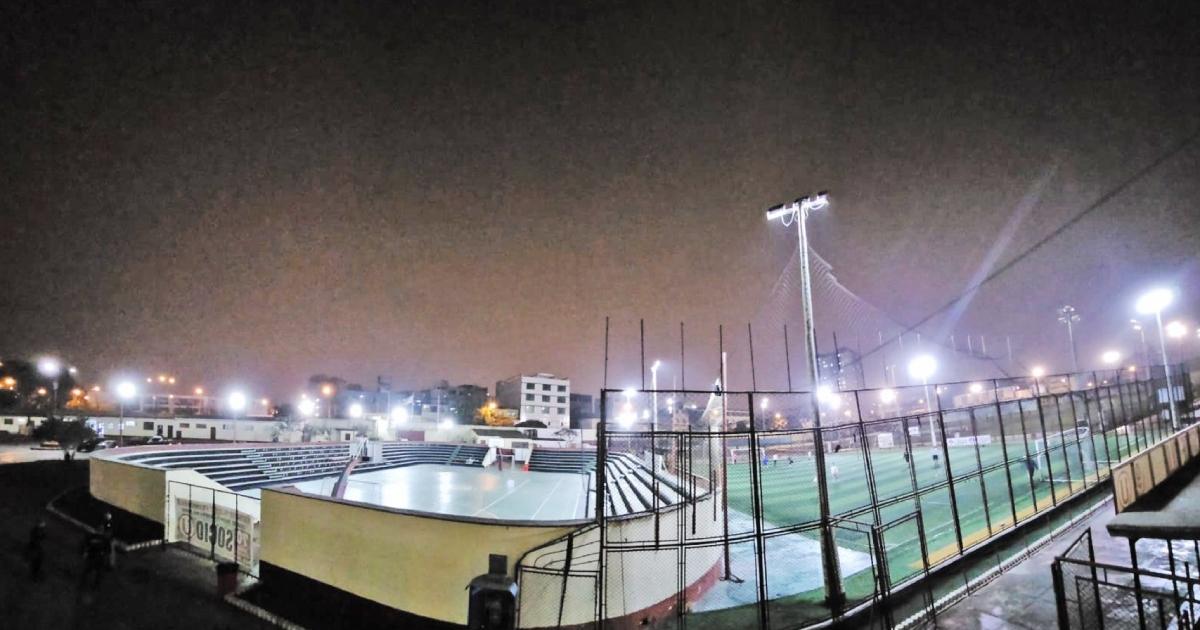Estadio Lolo Fernández presentó su nueva iluminación