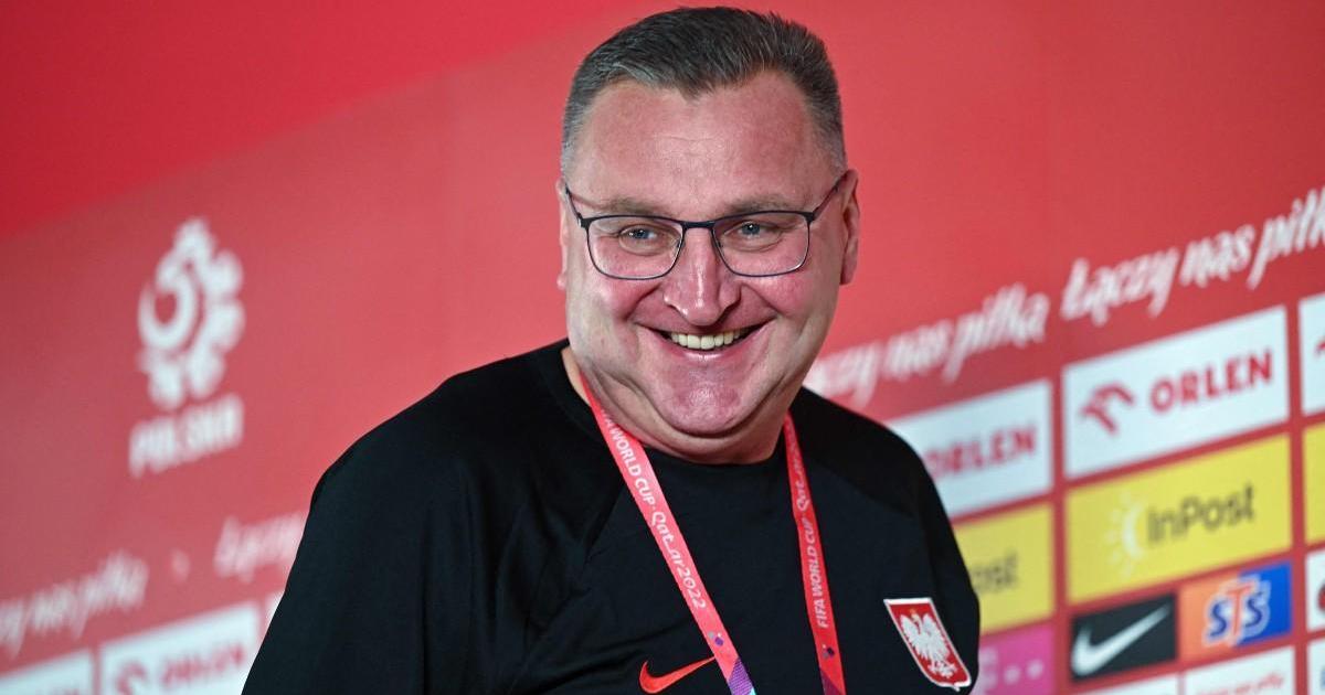 DT de Polonia: "Los equipos que no han defendido bien ya están en casa viendo los partidos del Mundial por televisión"