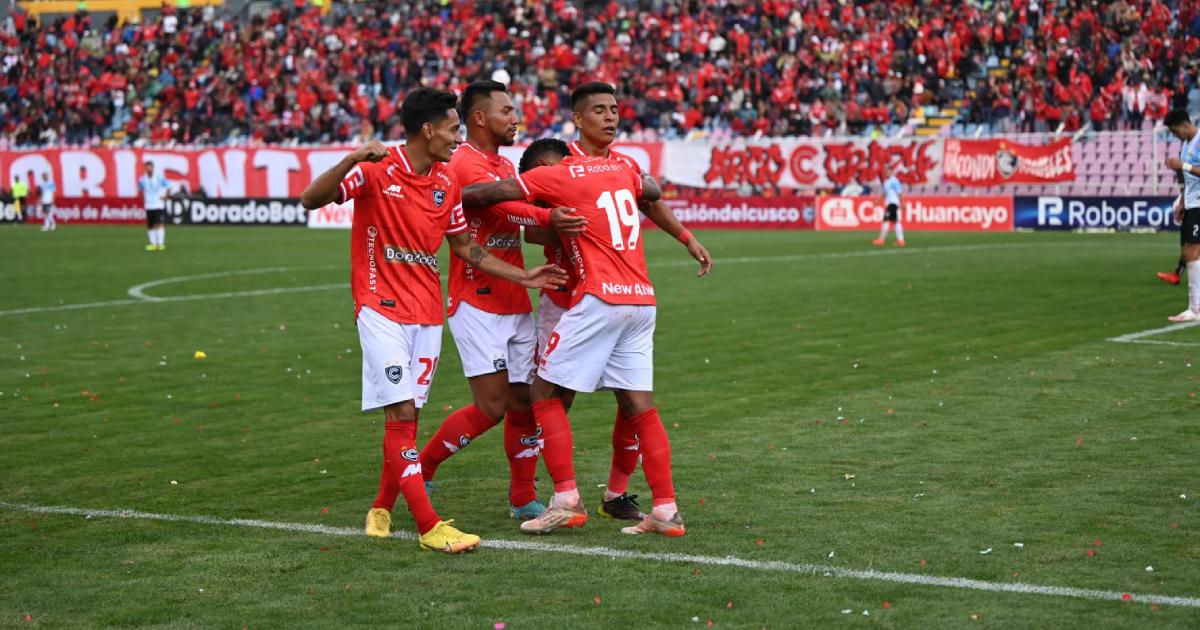 Cienciano celebró ante Magallanes en la 'Tarde del Papá'