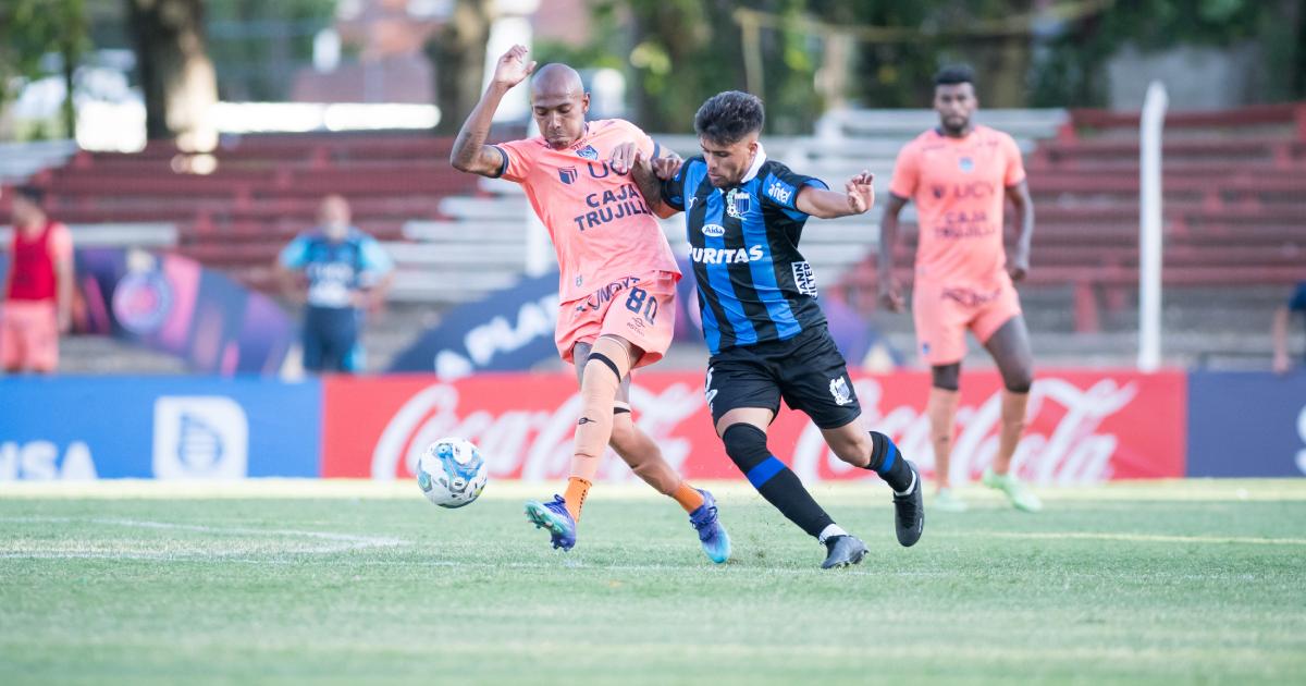 (FOTOS) César Vallejo derrotó en penales a Liverpool y ganó la copa 'Jorge Bava'
