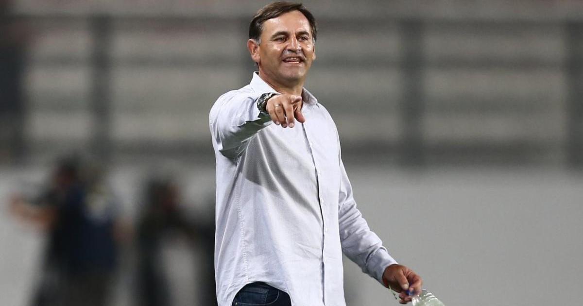 Bustos dirigirá en el fútbol boliviano