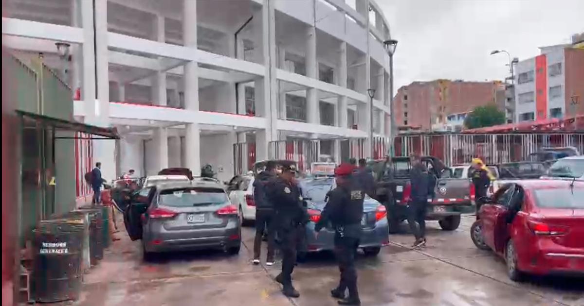 Insólito: En taxis llegaron jugadores del Sport Huancayo al Estadio Garcilaso