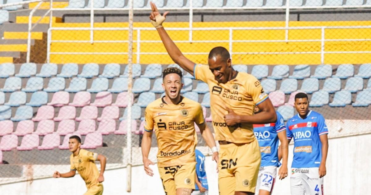 (FOTOS) Cusco FC goleó por 3-0 a Carlos A. Mannucci