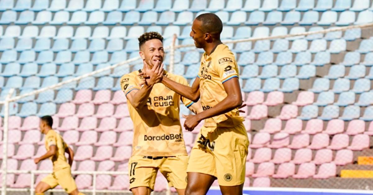 (FOTOS) Cusco FC goleó por 3-0 a Carlos A. Mannucci