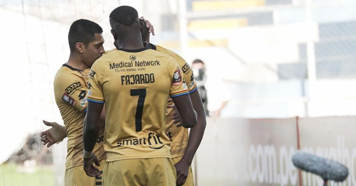 (FOTOS) Cusco FC le dio vuelta a Unión Comercio y ganó por 2-1