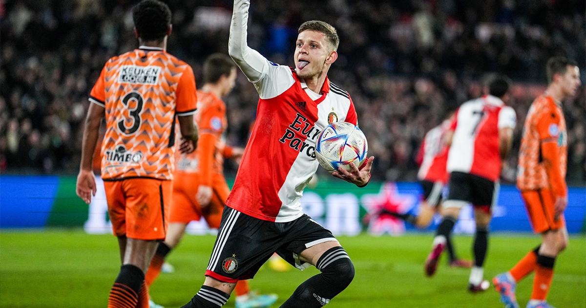 Con Marcos López, Feyenoord venció a Volendam y lidera la Eredivisie