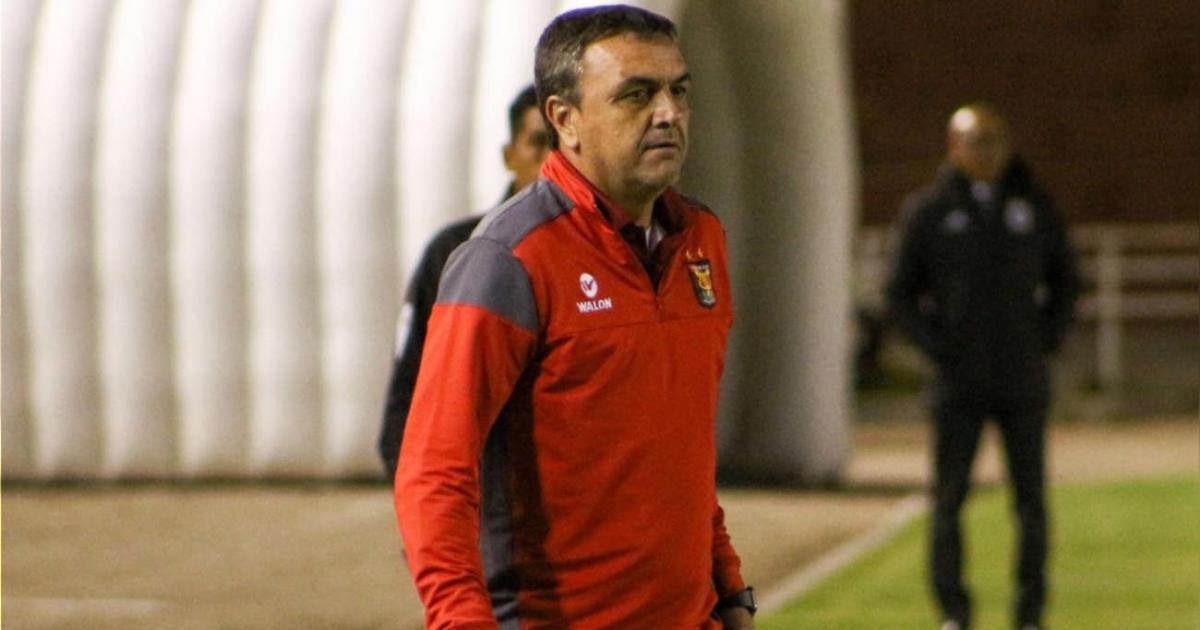Exentrenador de FBC Melgar dirigirá ahora a Chaco For Ever